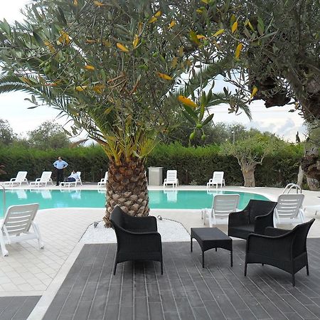 Hermes Hotel Policoro Eksteriør billede