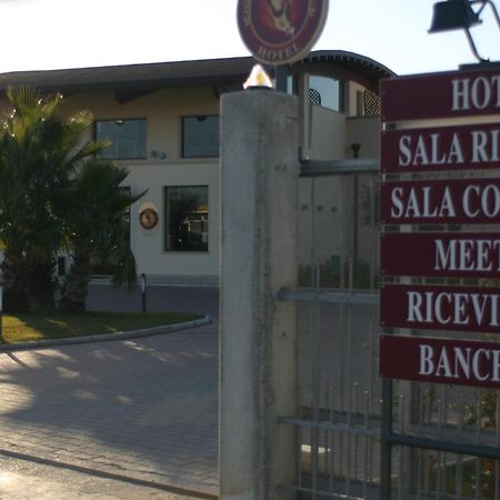 Hermes Hotel Policoro Eksteriør billede