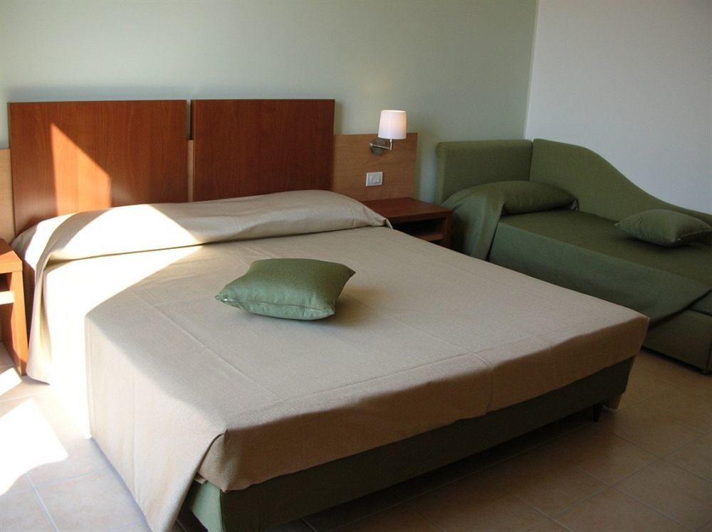 Hermes Hotel Policoro Eksteriør billede