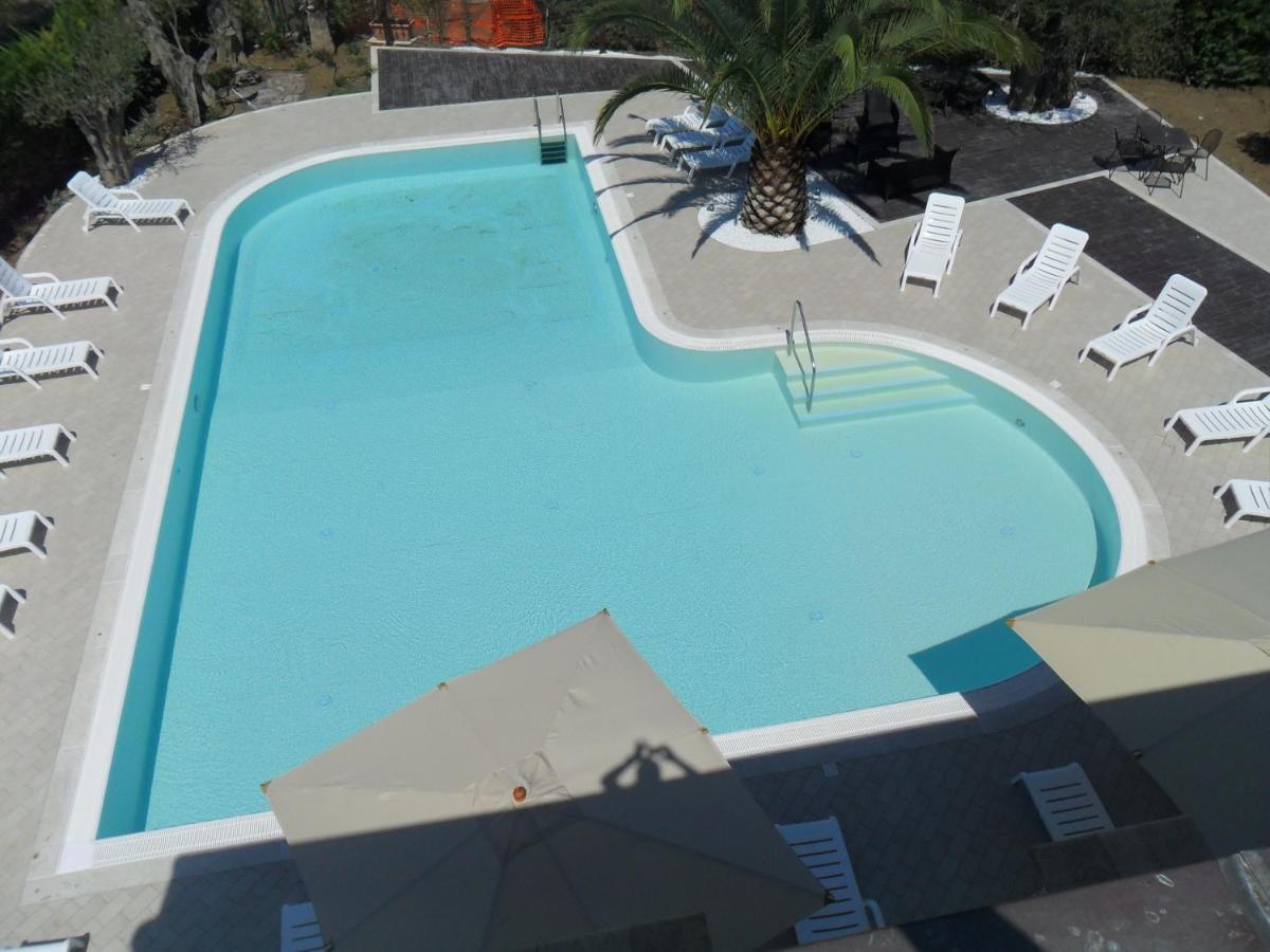 Hermes Hotel Policoro Eksteriør billede
